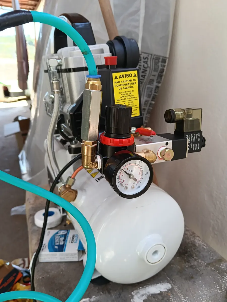compressor sem óleo silencioso foto real compressor 800w isento de óleo 8 litros branco